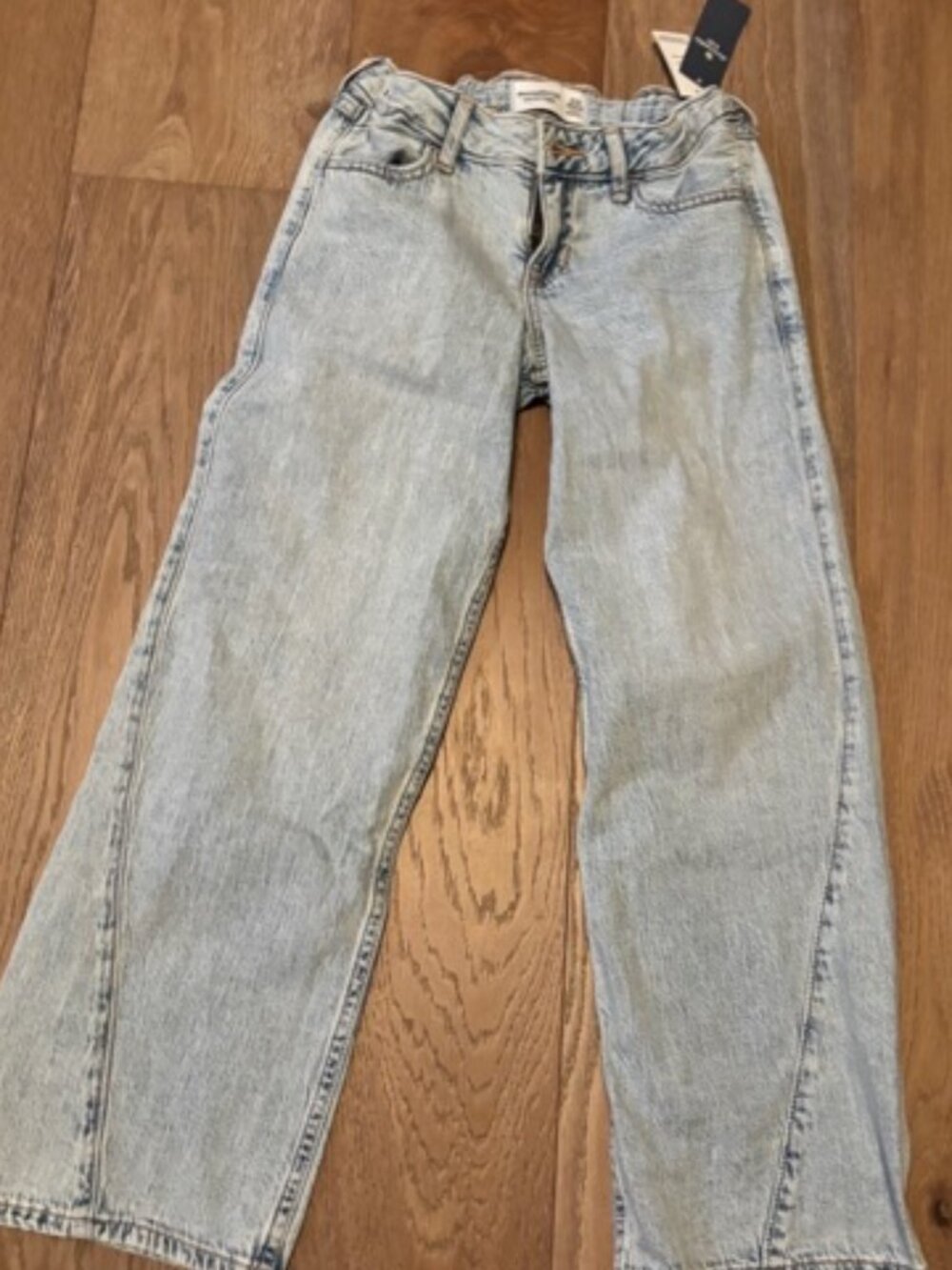Abercrombie Kids High Rise Wide Leg Jeans Light Wash – Size 9/10 – NWT